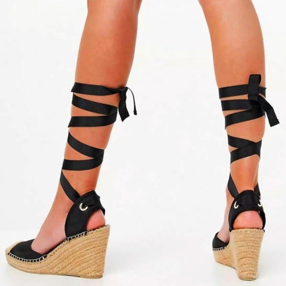 NWT ASOS Size 11 Wide Black Tie Up Espadrille Wedges - Picture 2 of 3